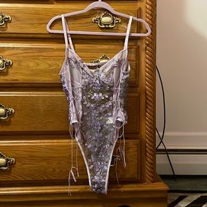 floaral/lace lilac bodysuit from shein, size XL